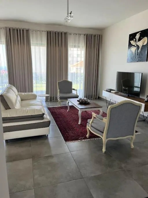 Moradia Com Piscina No Canico Tatil Evi